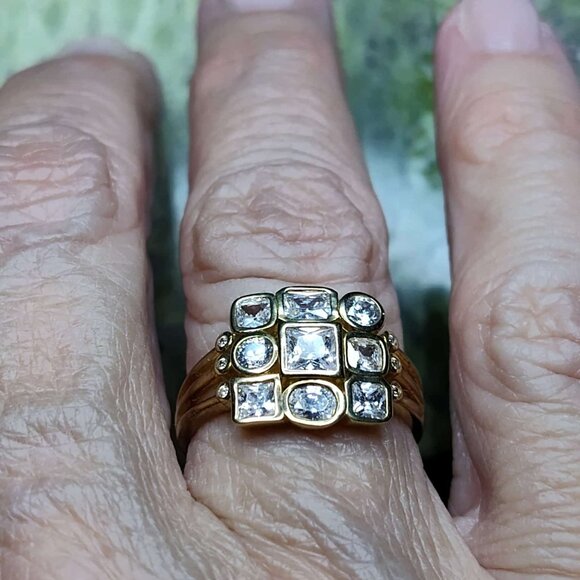 Bella Luce 3.04CTW White Diamond SIMULANT Eterno gold-tone Size 8 - Picture 8 of 8